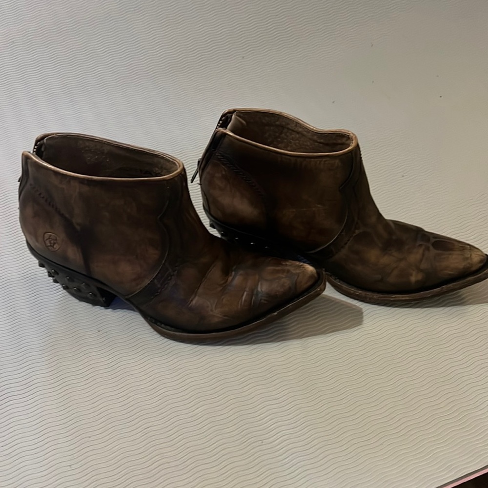 Ariat Booties Size 7